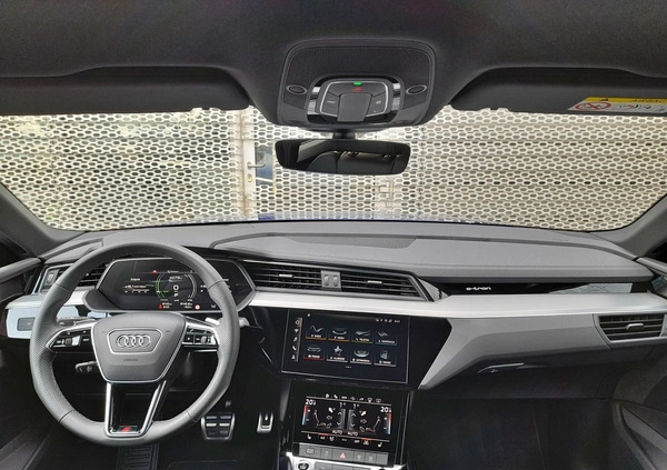 Audi e-tron cena 299900 przebieg: 8135, rok produkcji 2023 z Nisko małe 781